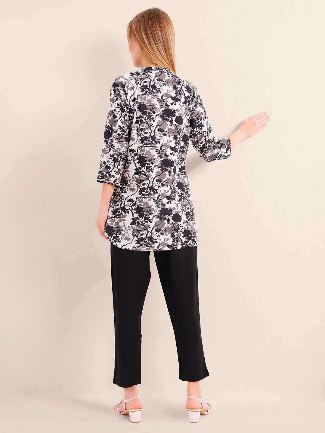 Linen Kurta Set – Black & White Floral Printed Kurta with Solid Black Pants