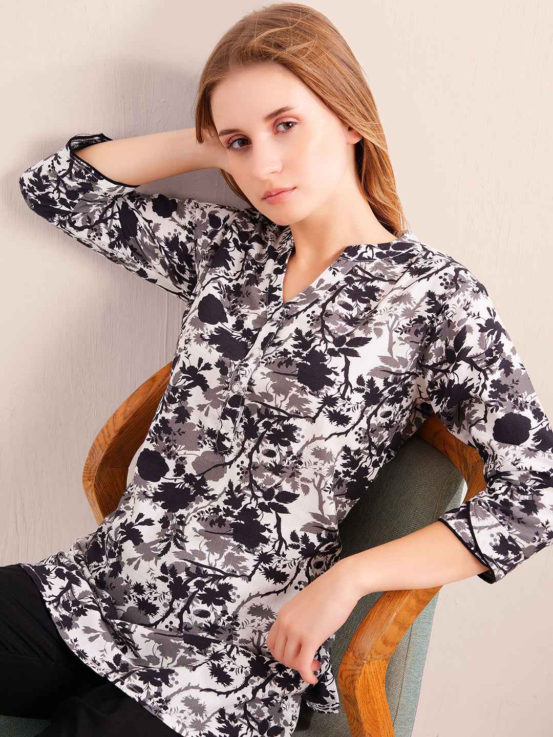 Linen Kurta Set – Black & White Floral Printed Kurta with Solid Black Pants